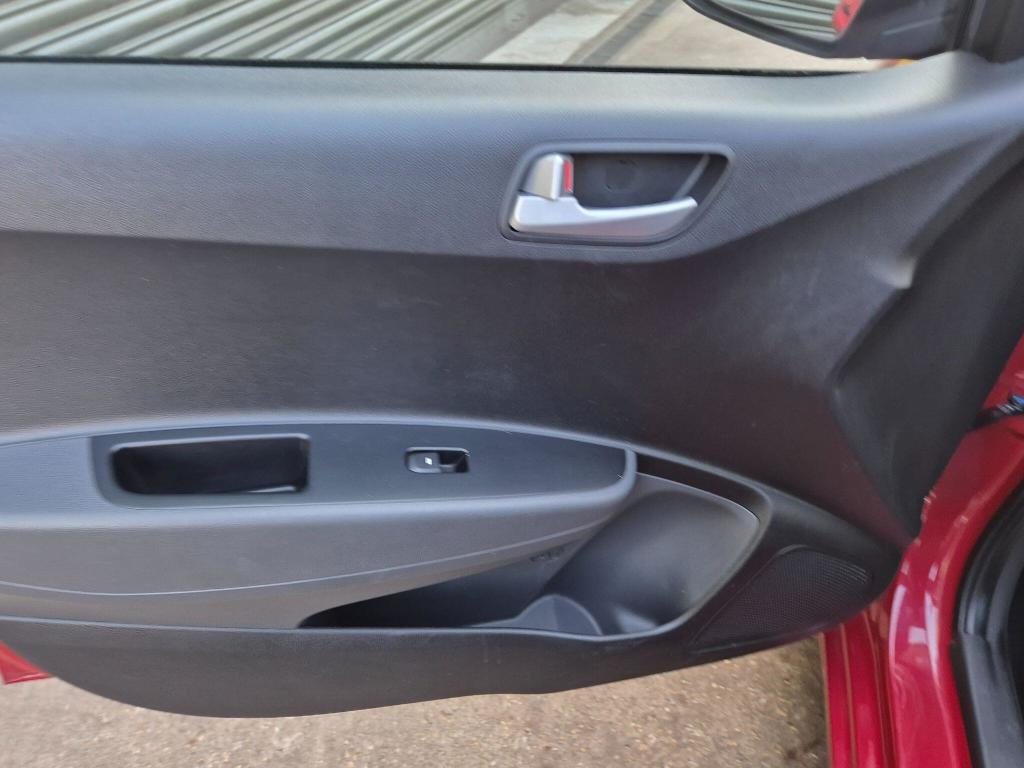 Used Hyundai i10 2017 for sale - 77931484: Photo 44