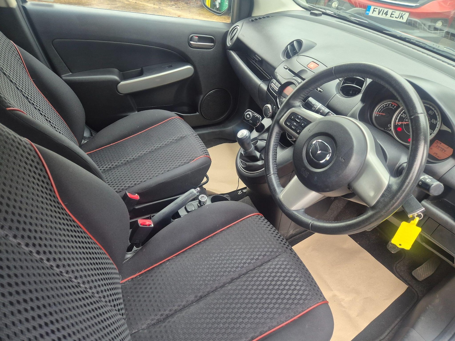 Used Mazda Mazda2 2011 for sale - 76965165: Photo 6