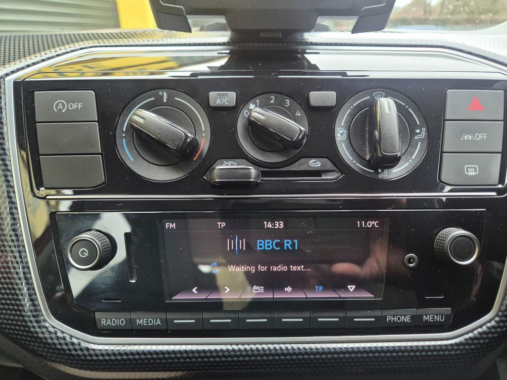 Used Volkswagen up! 2023 for sale - 77888532: Photo 25