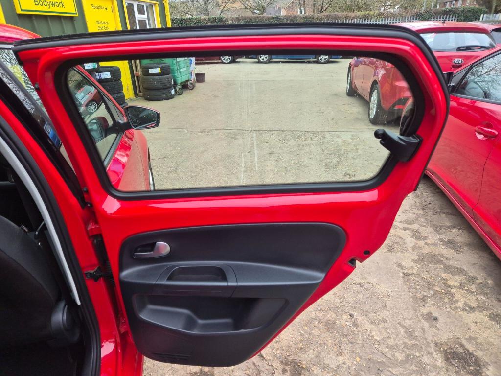 Used Volkswagen up! 2023 for sale - 77888532: Photo 27