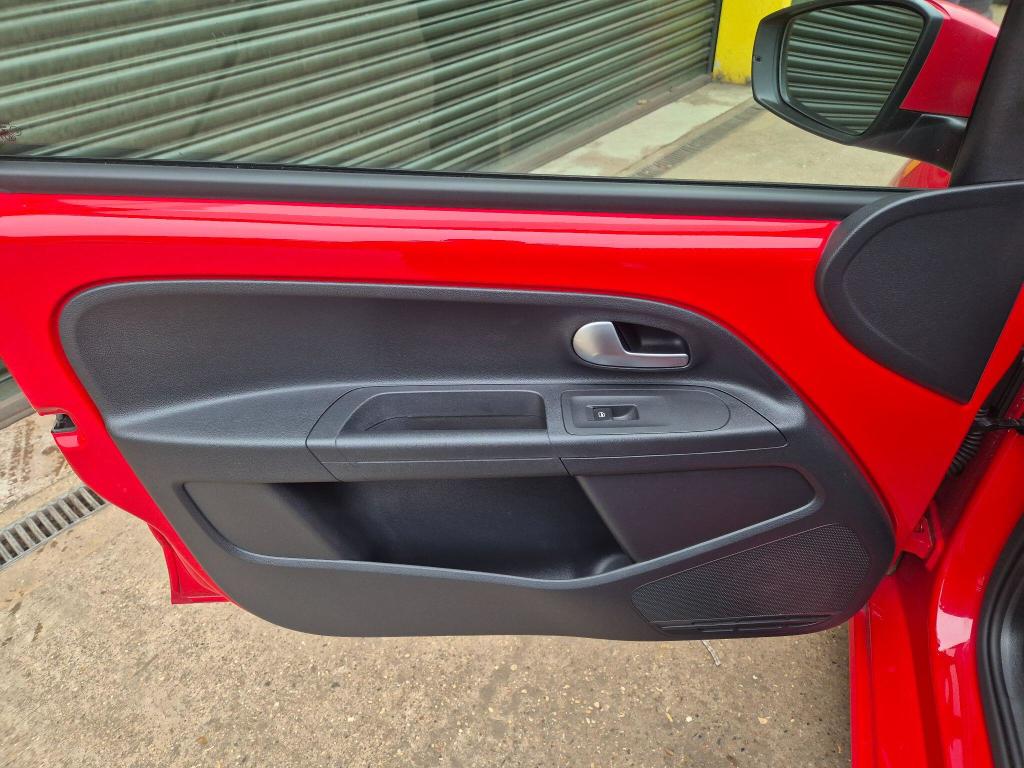 Used Volkswagen up! 2023 for sale - 77888532: Photo 41