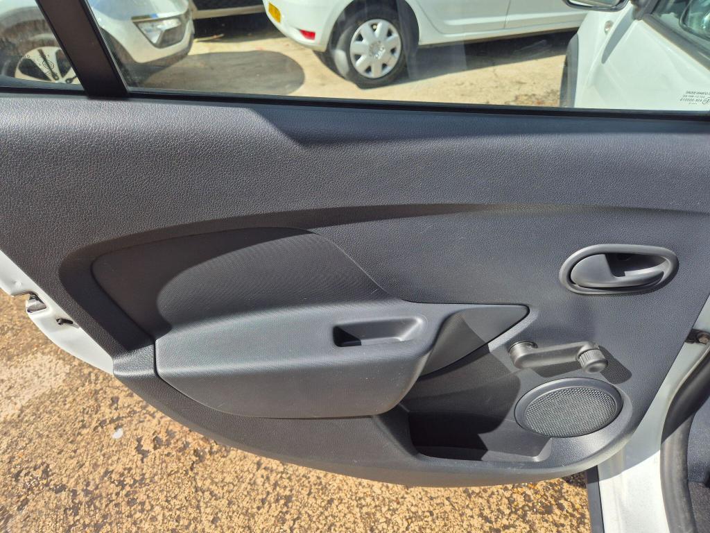 Used Dacia Sandero Stepway 2016 for sale - 77233900: Photo 33