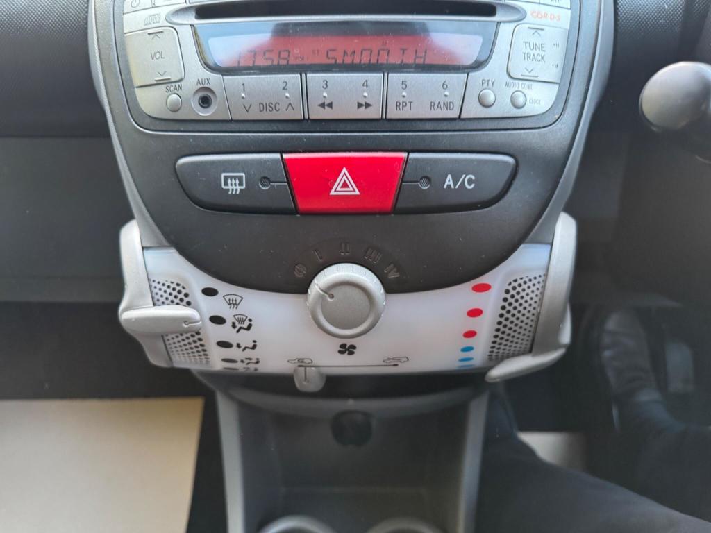 Used Toyota AYGO 2011 for sale - 78029697: Photo 15
