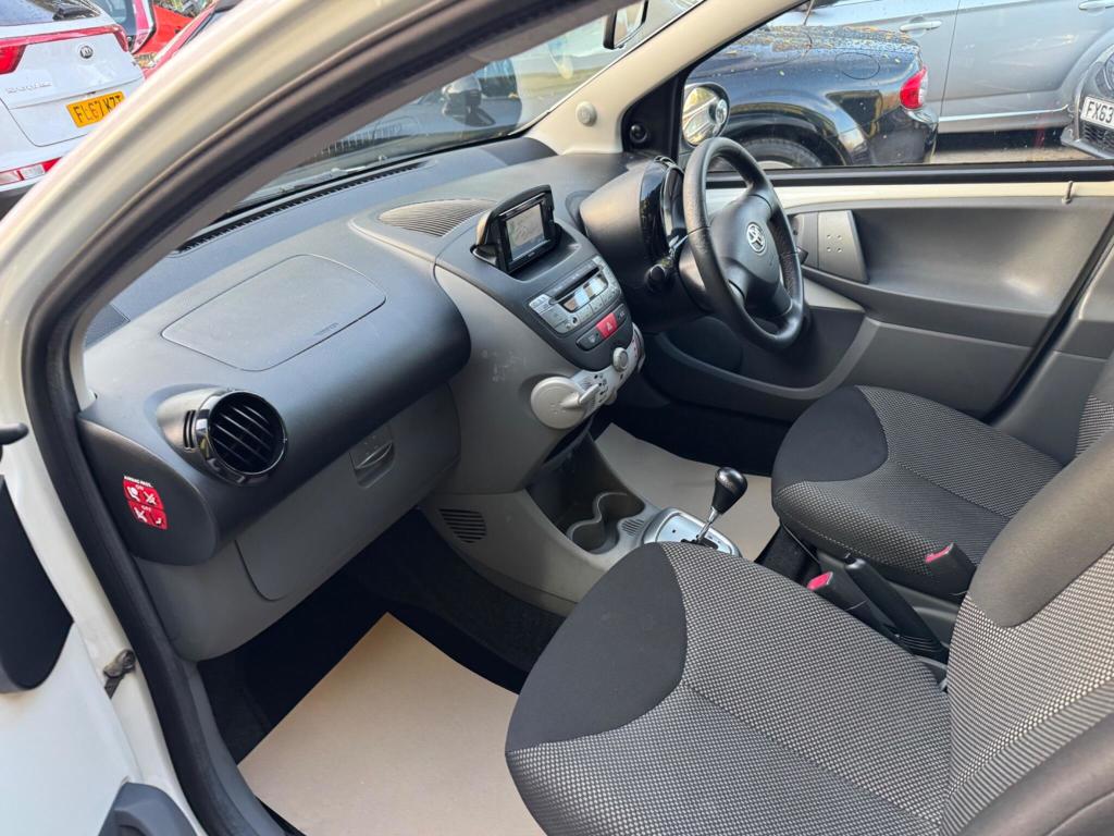 Used Toyota AYGO 2011 for sale - 78029697: Photo 9