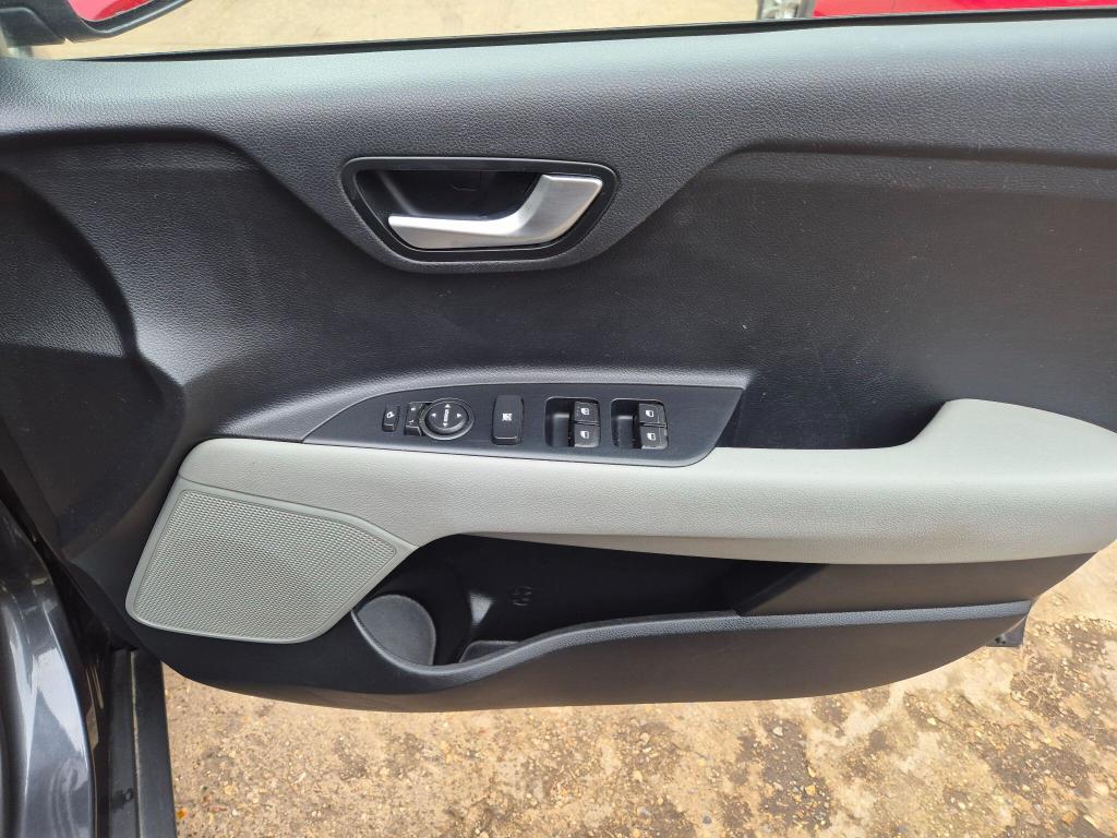 Used Kia Stonic 2019 for sale - 77650229: Photo 17