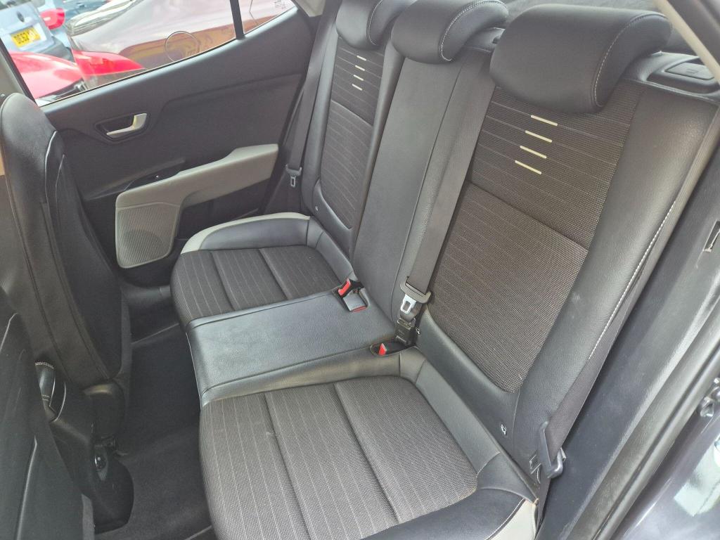 Used Kia Stonic 2019 for sale - 77650229: Photo 40