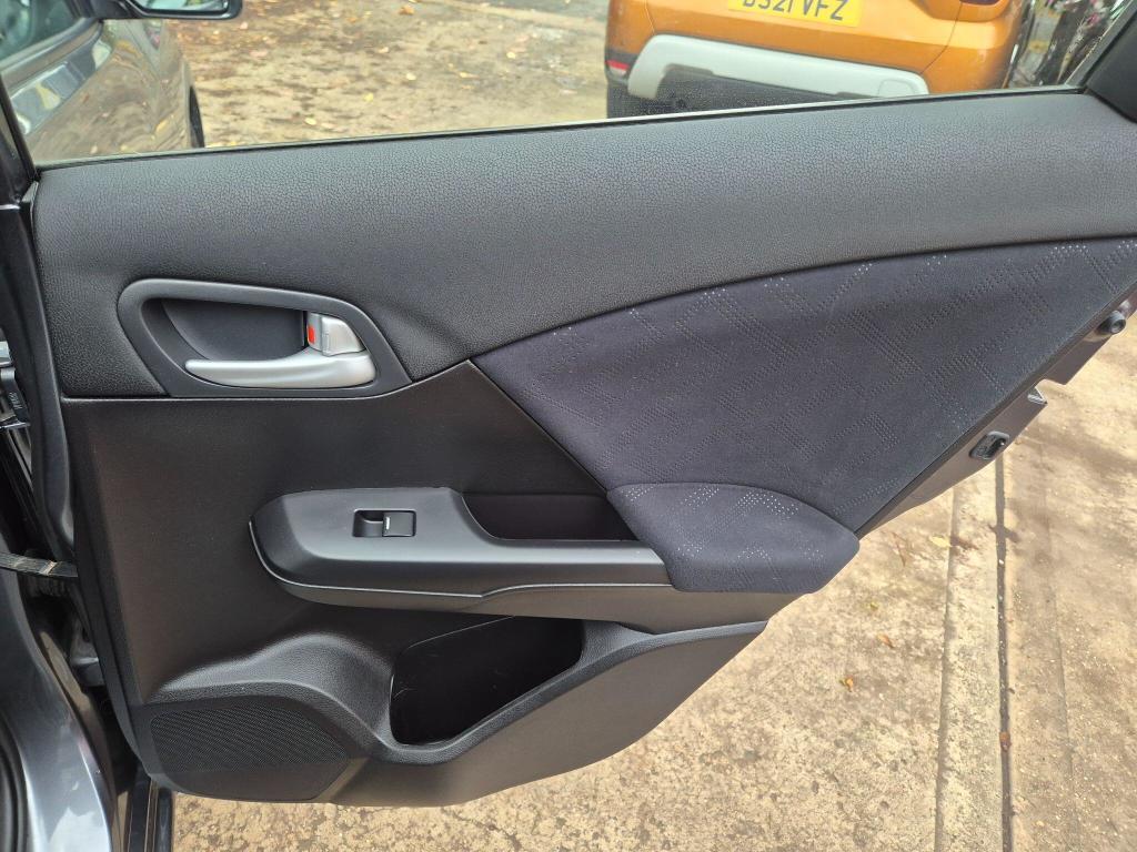 Used Honda Civic 2013 for sale - 77915927: Photo 31