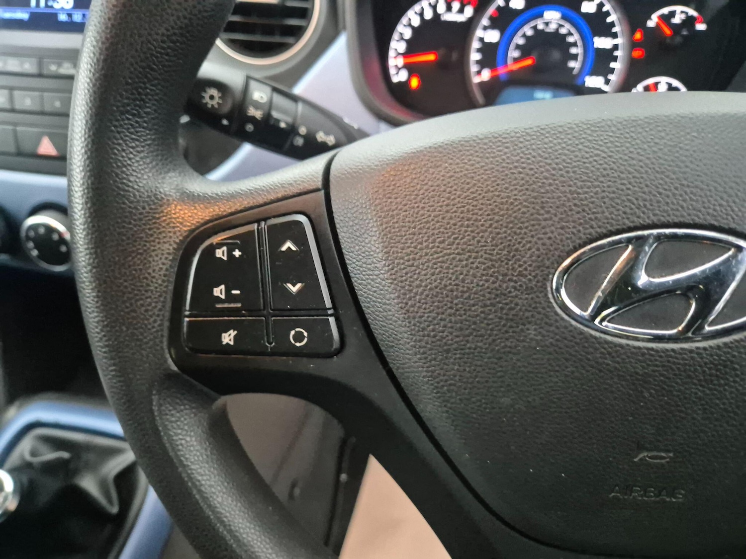 Used Hyundai i10 2017 for sale - 76964706: Photo 21