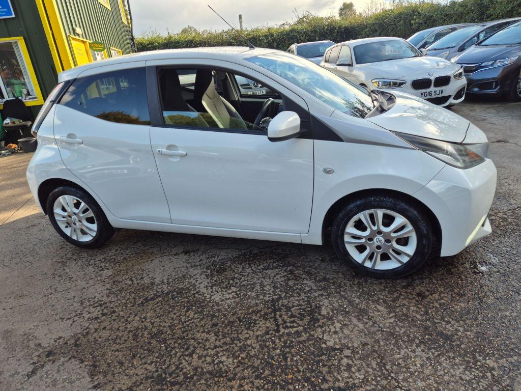 Used Toyota AYGO 2015 for sale - 77037601: Photo 5