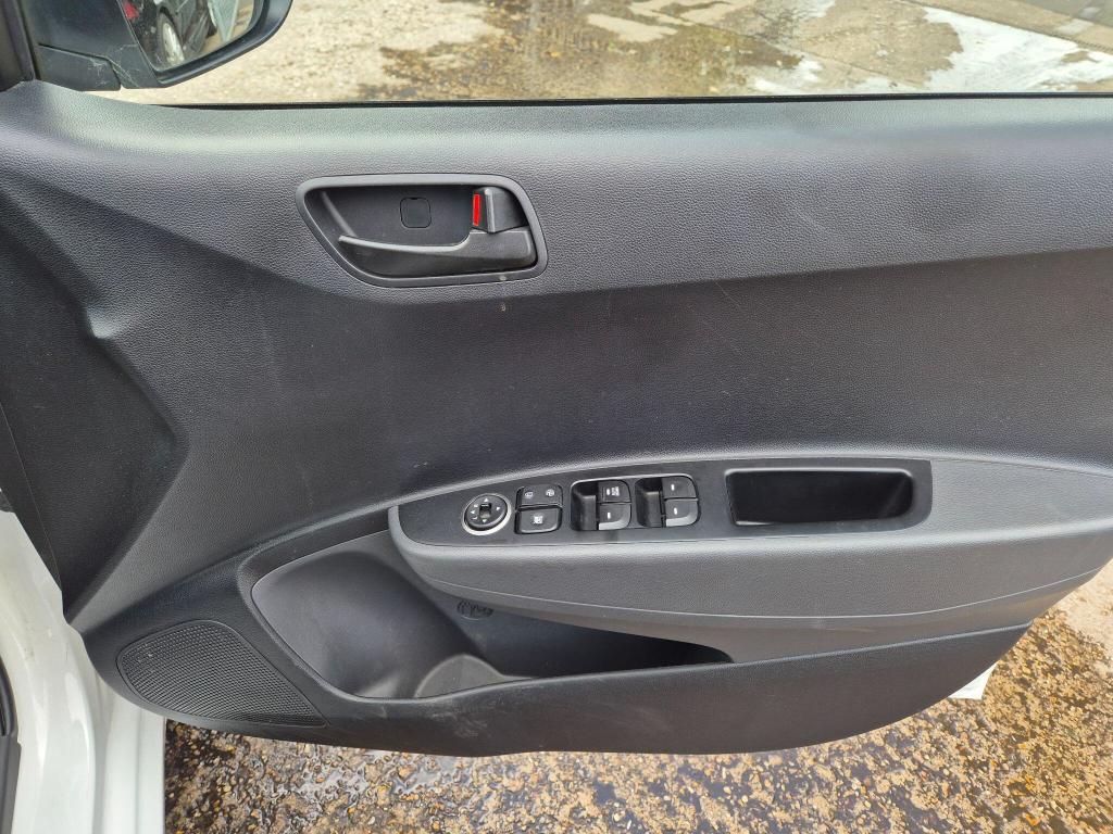 Used Hyundai i10 2017 for sale - 77064398: Photo 16