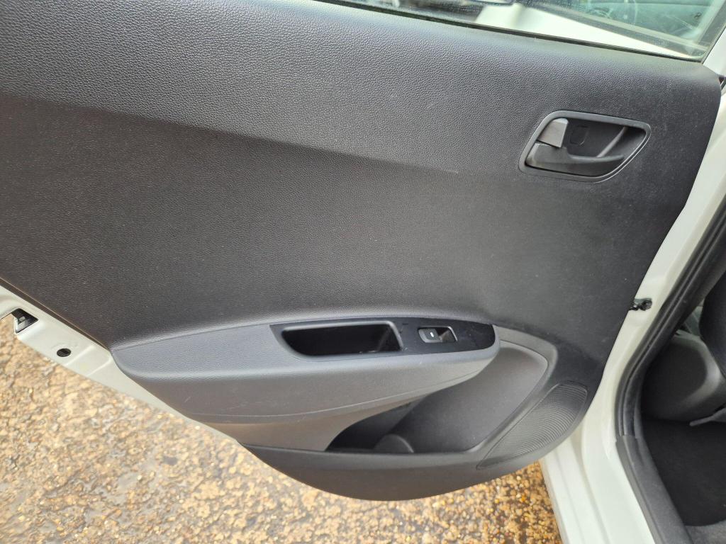 Used Hyundai i10 2017 for sale - 77064398: Photo 34