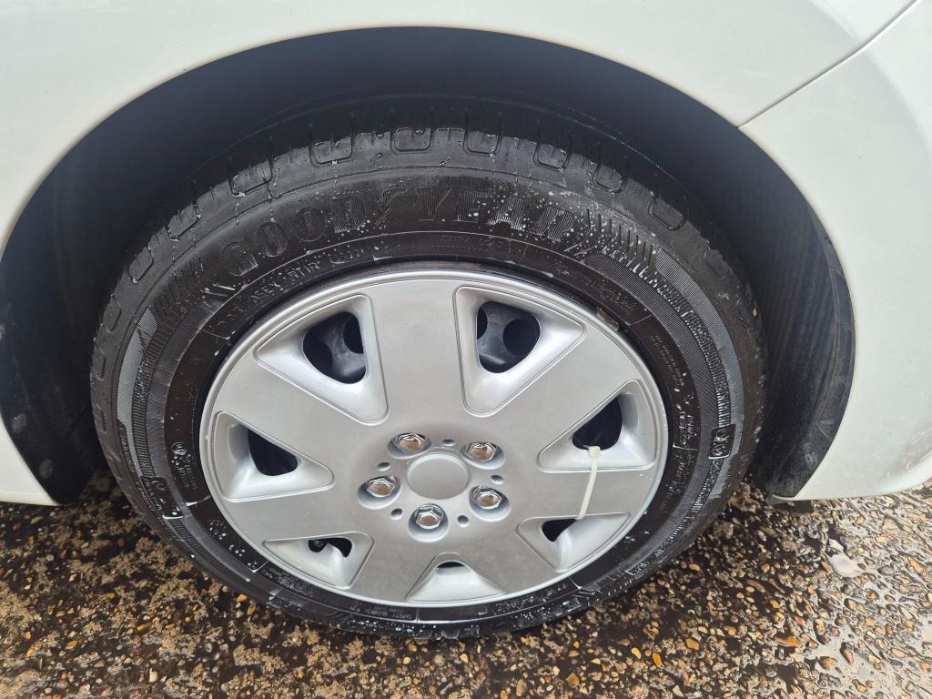 Used Hyundai i10 2017 for sale - 77064398: Photo 4