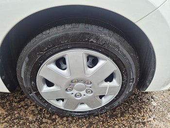 Used Hyundai i10 2017 for sale - 77064398: Photo