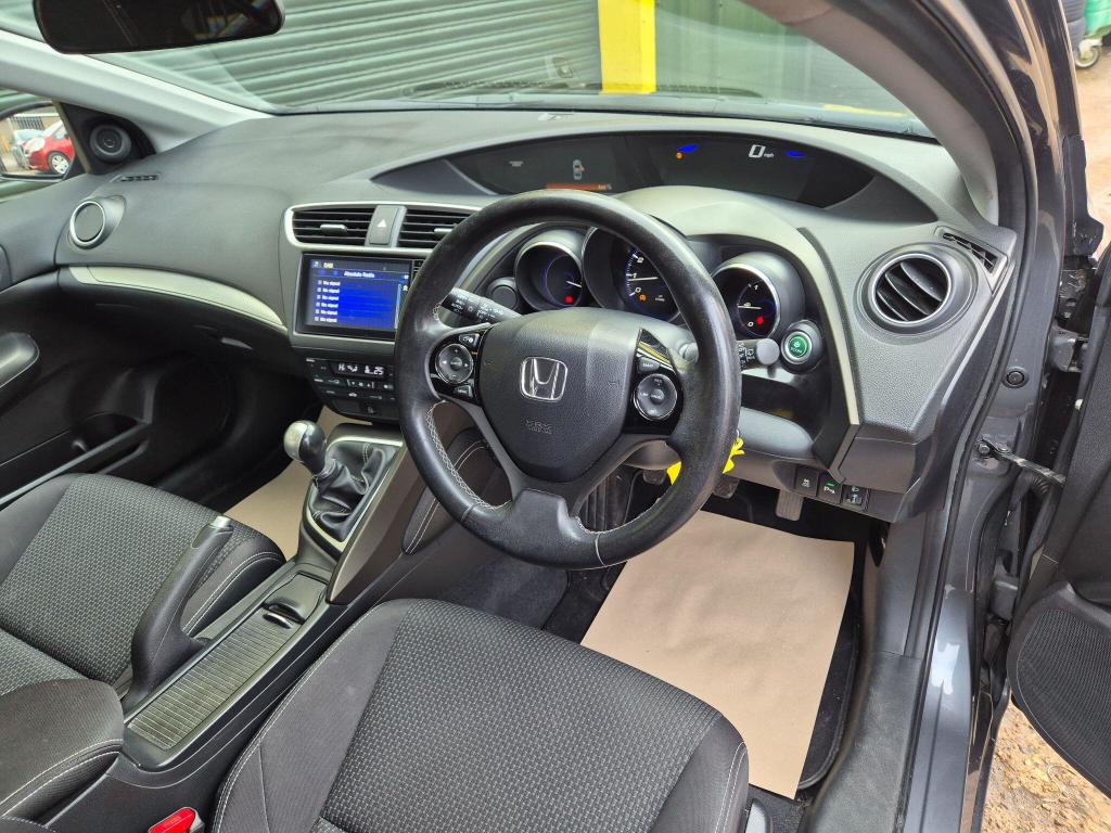 Used Honda Civic 2015 for sale - 77890720: Photo 15