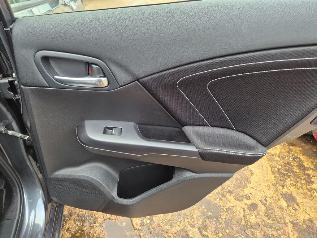 Used Honda Civic 2015 for sale - 77890720: Photo 30