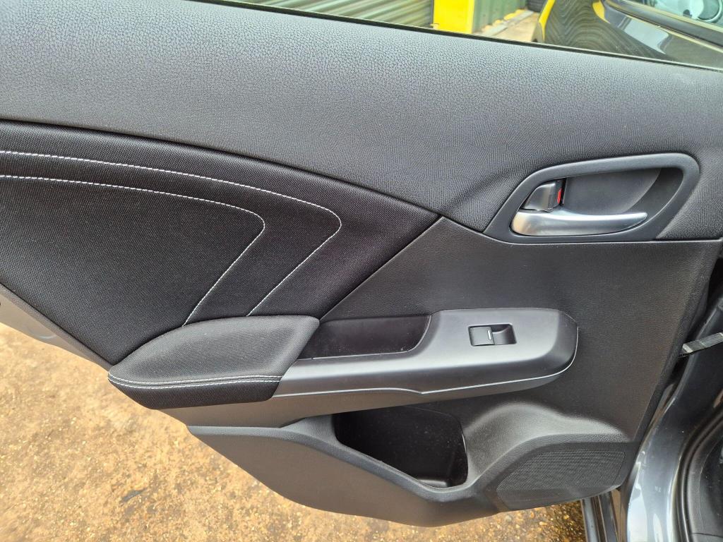 Used Honda Civic 2015 for sale - 77890720: Photo 37