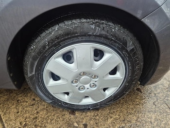 Used Hyundai i10 2017 for sale - 77034377: Photo