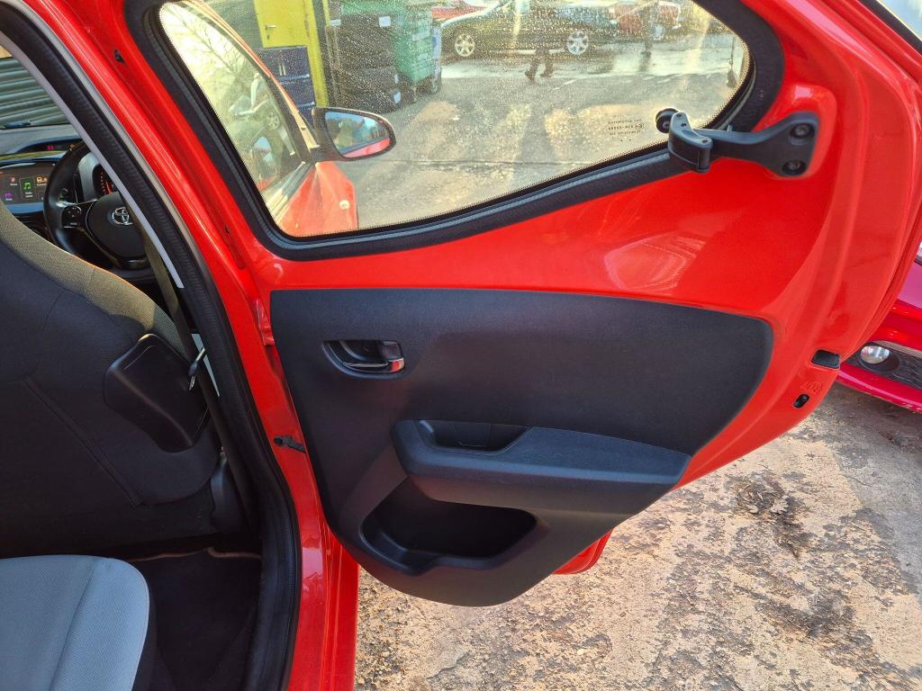 Used Toyota AYGO 2015 for sale - 77759284: Photo 26