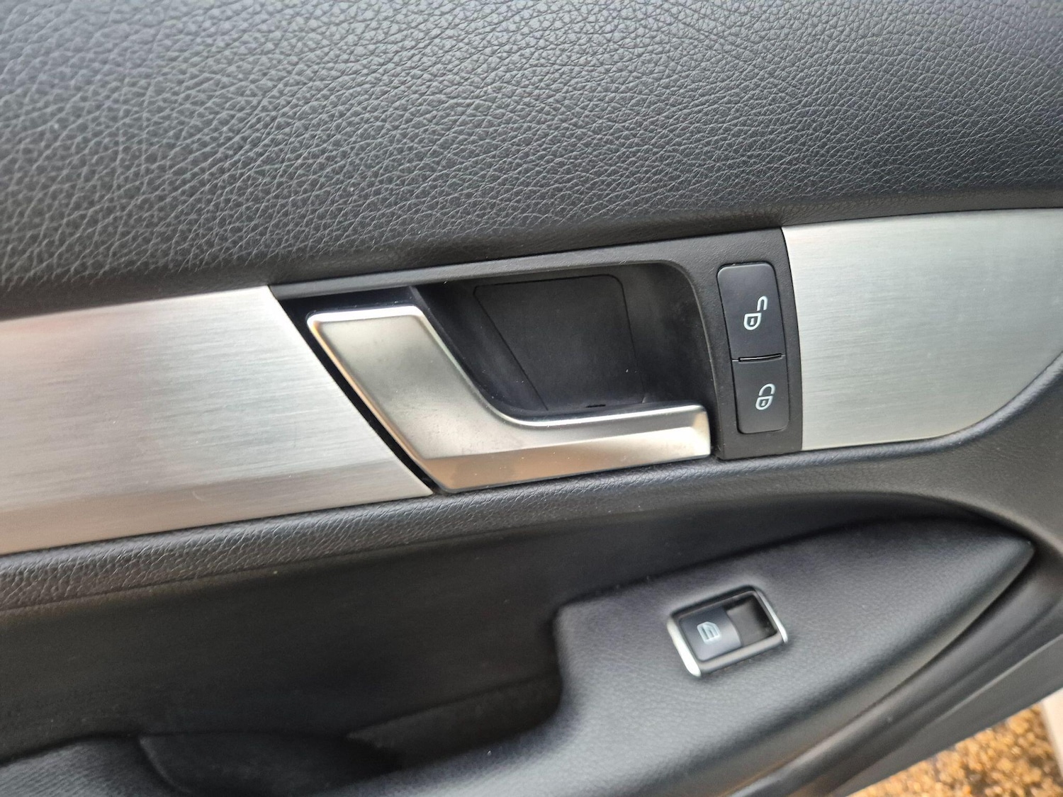 Used Mercedes-Benz C Class 2013 for sale - 76787851: Photo 38