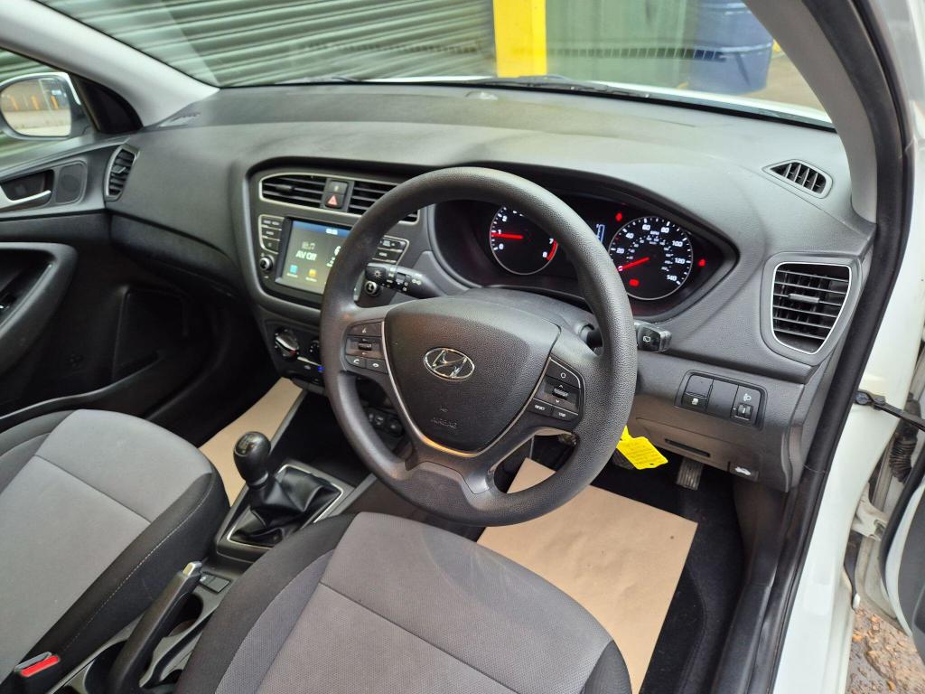 Used Hyundai i20 2018 for sale - 77791904: Photo 15