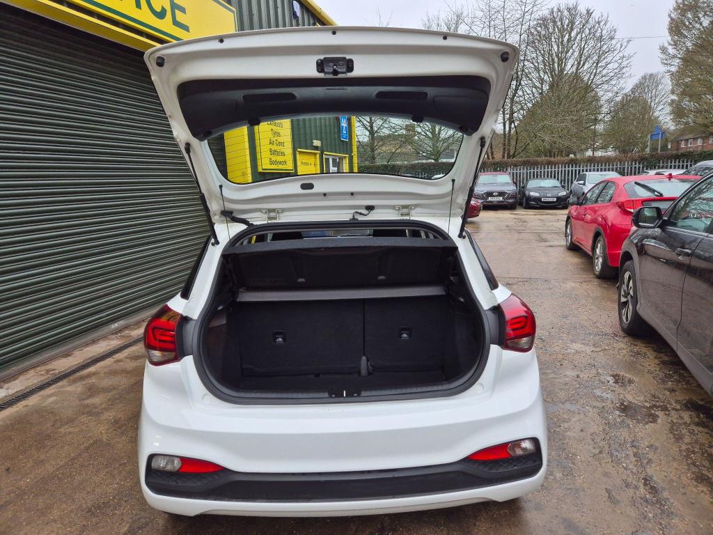 Used Hyundai i20 2018 for sale - 77791904: Photo 29