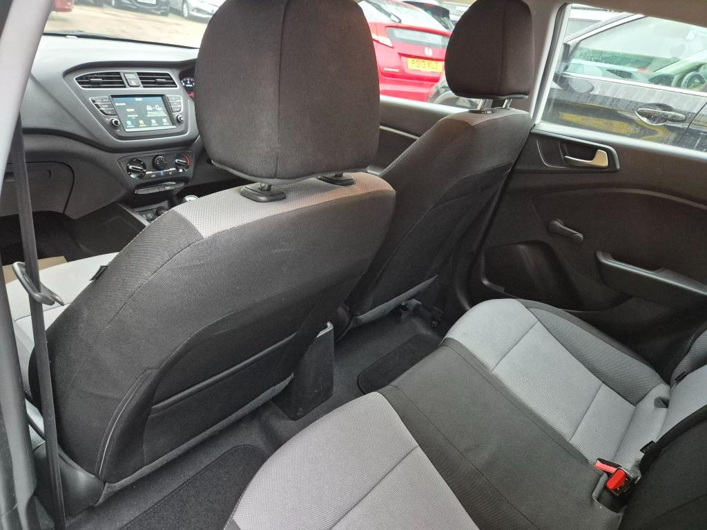 Used Hyundai i20 2018 for sale - 77791904: Photo 33