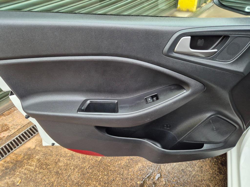 Used Hyundai i20 2018 for sale - 77791904: Photo 38