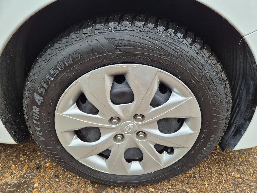 Used Hyundai i20 2018 for sale - 77791904: Photo 4