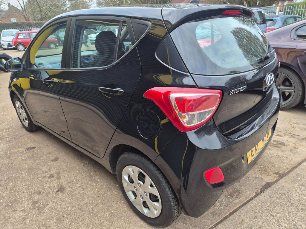 Used Hyundai i10 2017 for sale - 77743126: Photo 10