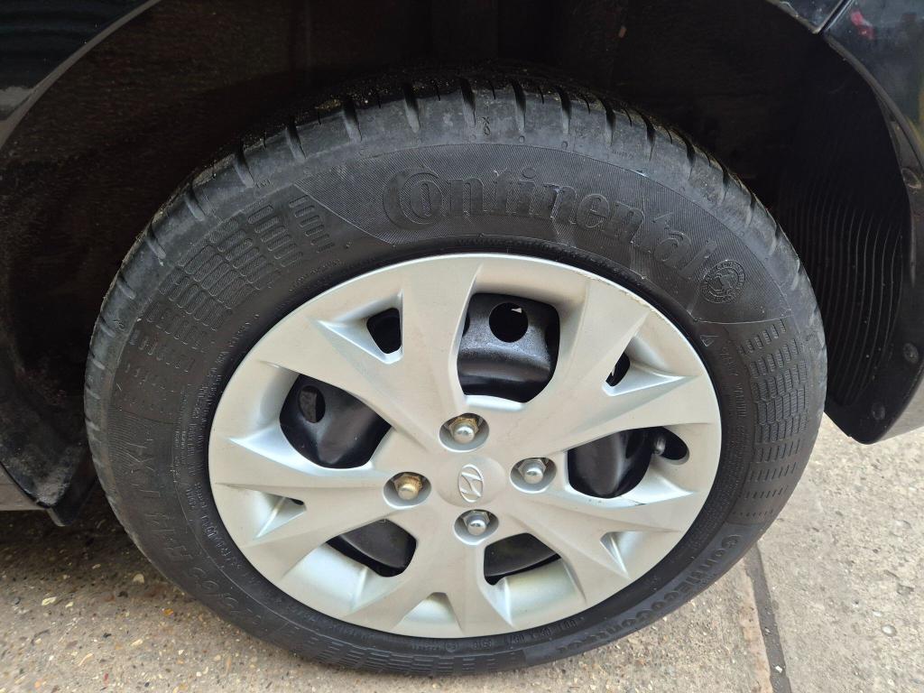 Used Hyundai i10 2017 for sale - 77743126: Photo 11