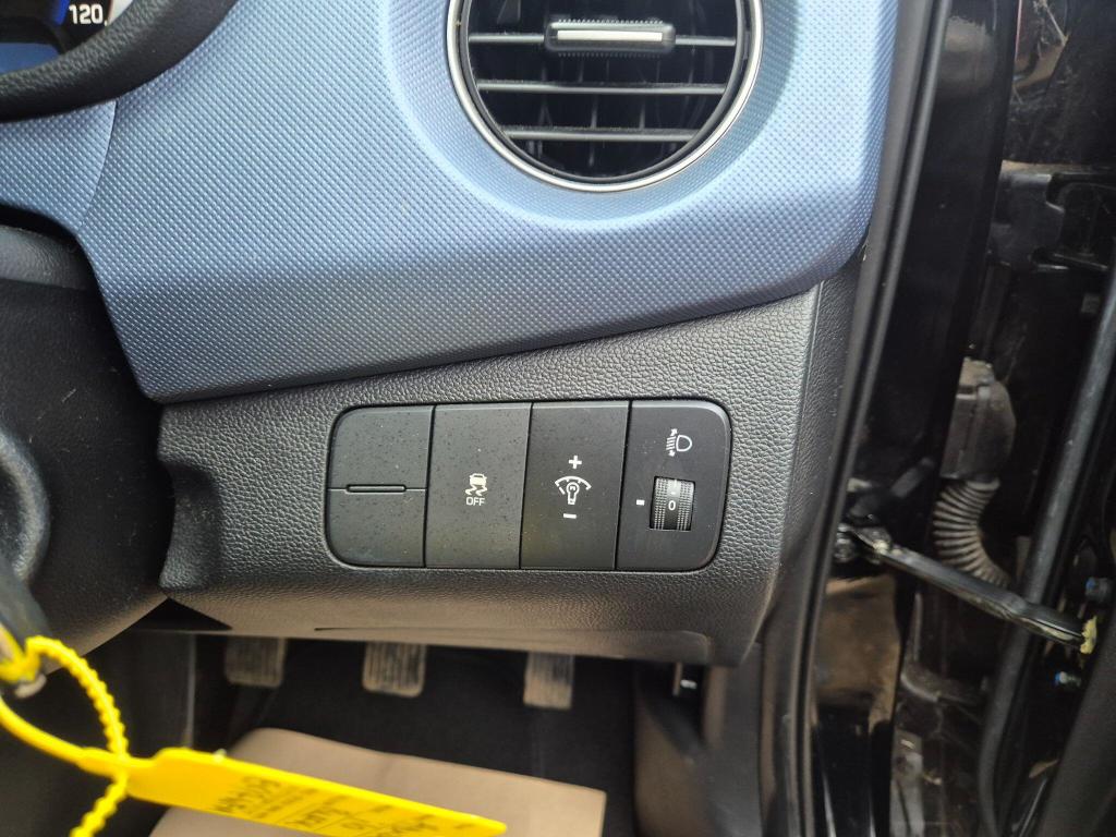 Used Hyundai i10 2017 for sale - 77743126: Photo 19