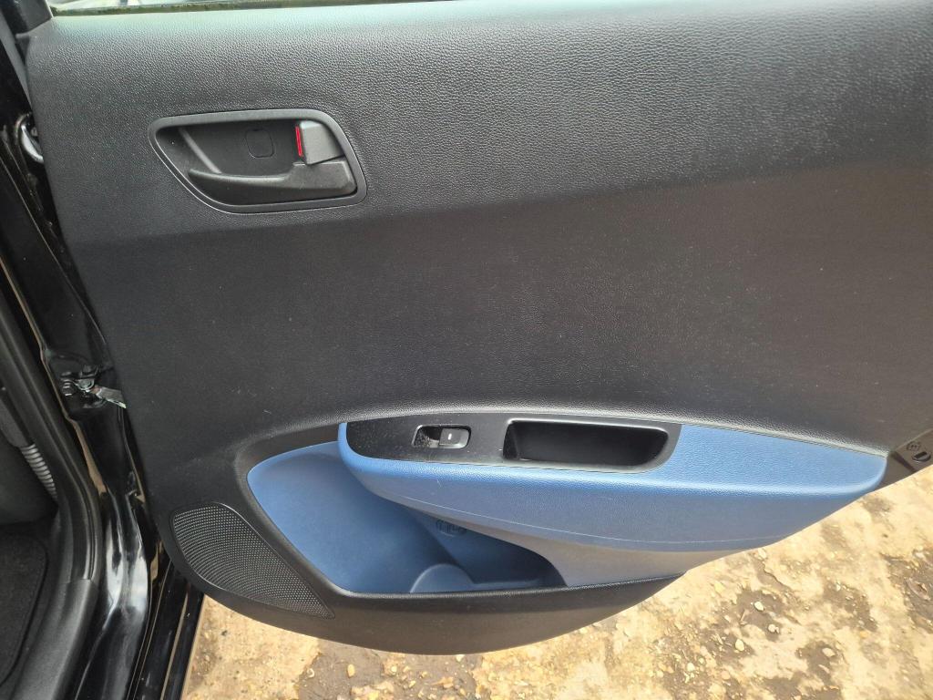 Used Hyundai i10 2017 for sale - 77743126: Photo 29