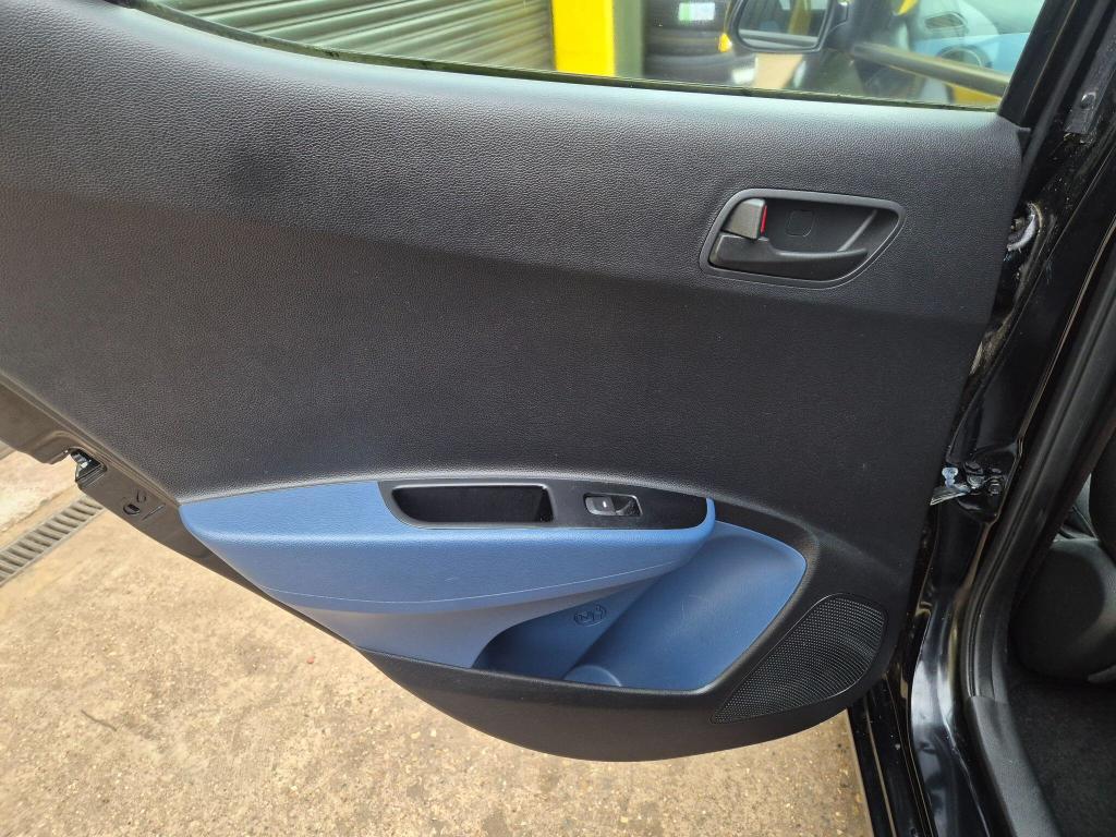 Used Hyundai i10 2017 for sale - 77743126: Photo 35