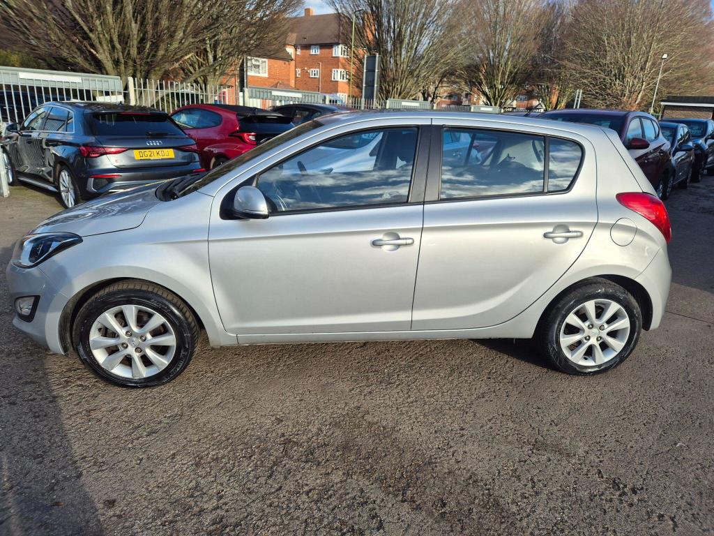 Used Hyundai i20 2013 for sale - 77048552: Photo 11