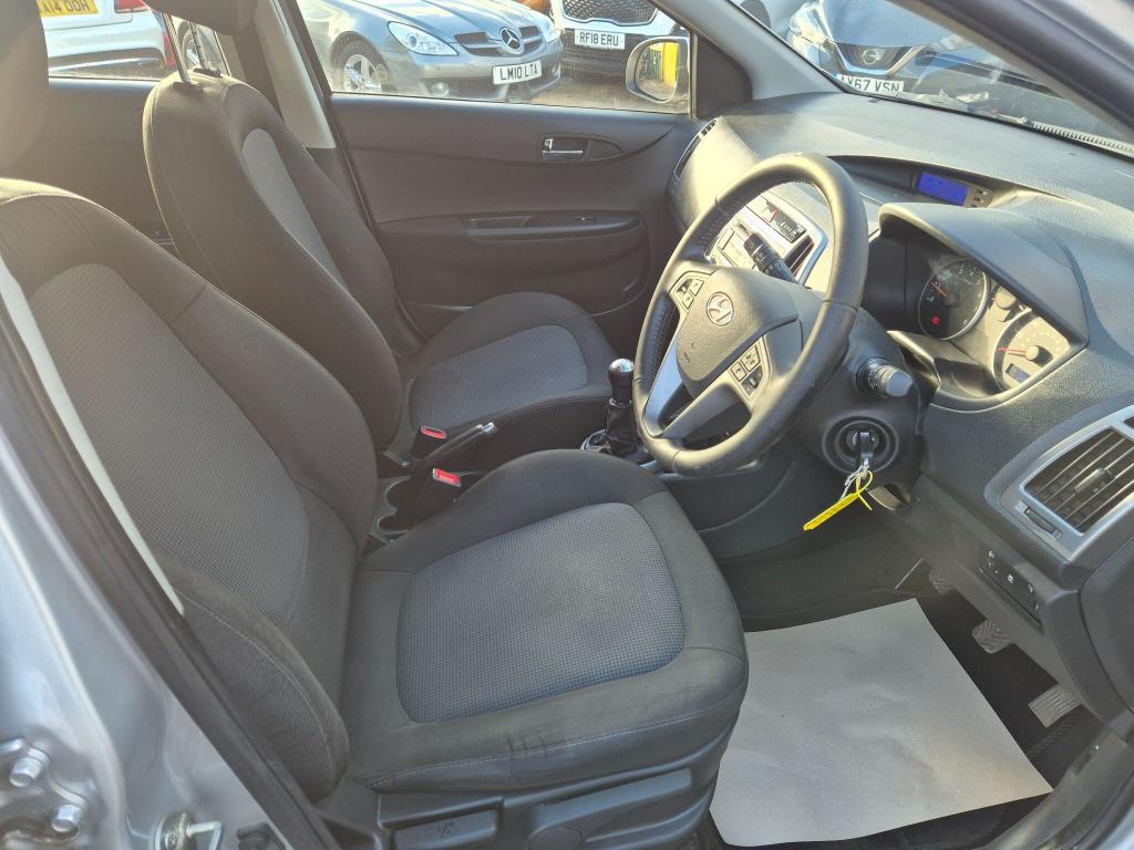 Used Hyundai i20 2013 for sale - 77048552: Photo 13