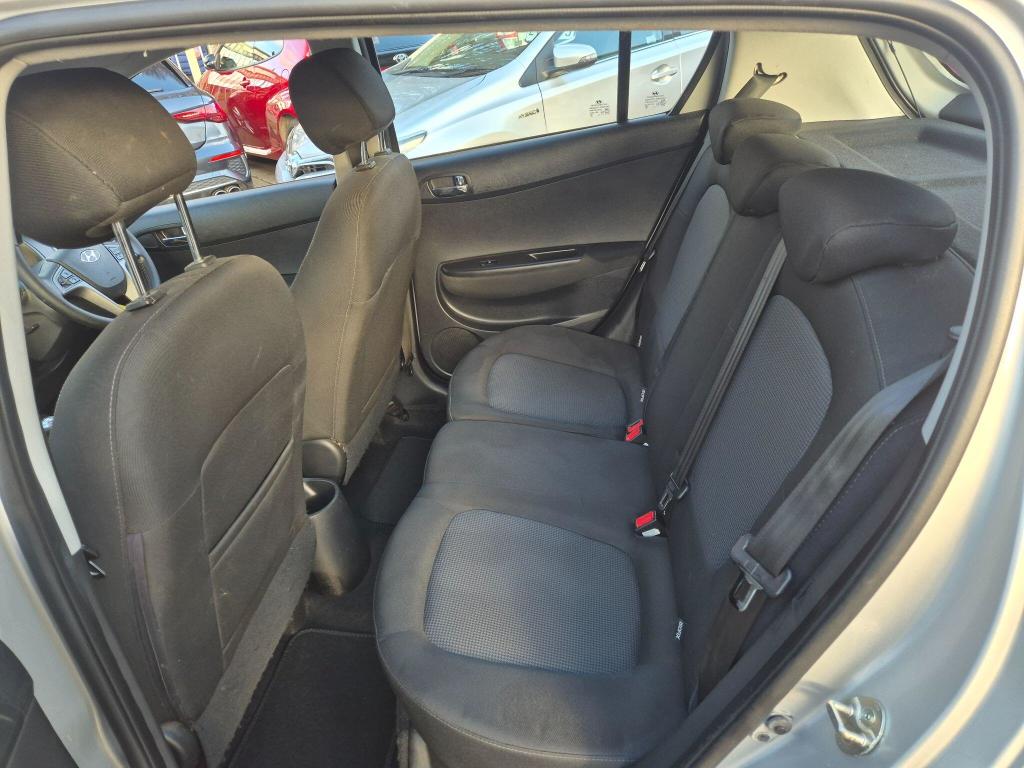 Used Hyundai i20 2013 for sale - 77048552: Photo 31