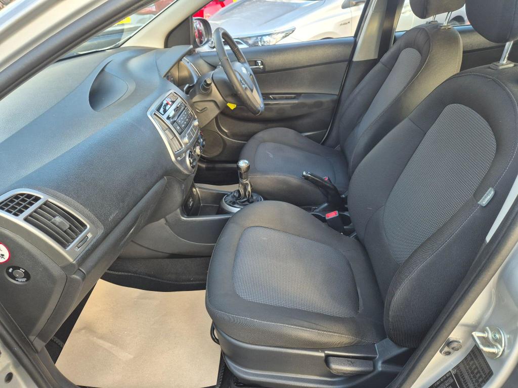 Used Hyundai i20 2013 for sale - 77048552: Photo 36