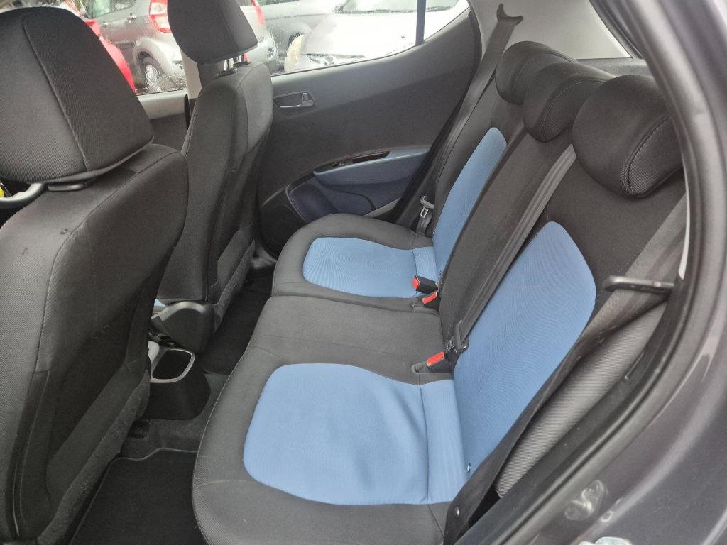 Used Hyundai i10 2017 for sale - 77687799: Photo 32