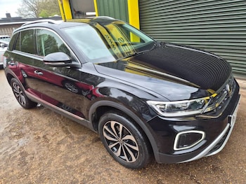 Used Volkswagen T-Roc 2023 for sale - 78340734: Photo