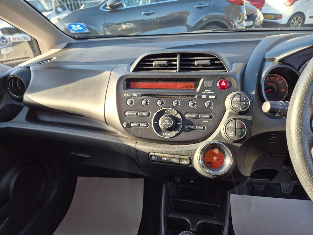 Used Honda Jazz 2015 for sale - 77023048: Photo 24