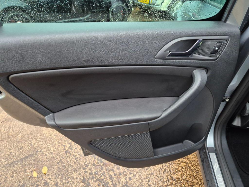 Used Skoda Yeti 2017 for sale - 77037578: Photo 38