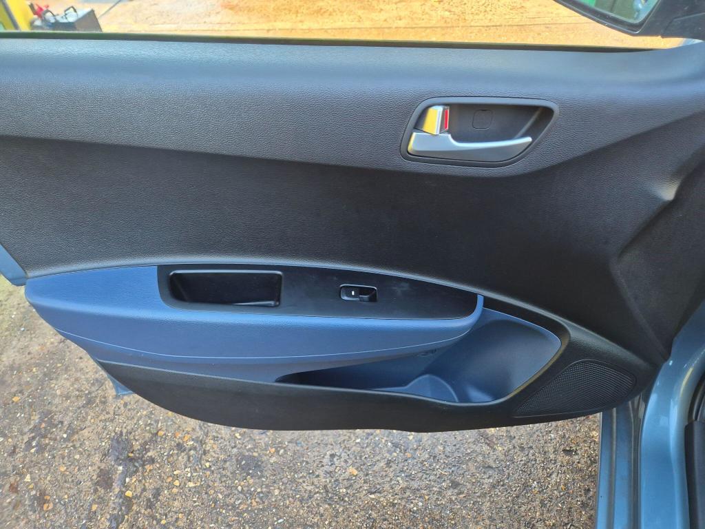 Used Hyundai i10 2015 for sale - 77034414: Photo 38