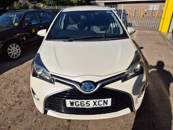 Used Toyota Yaris 2015 for sale - 79467779: Photo