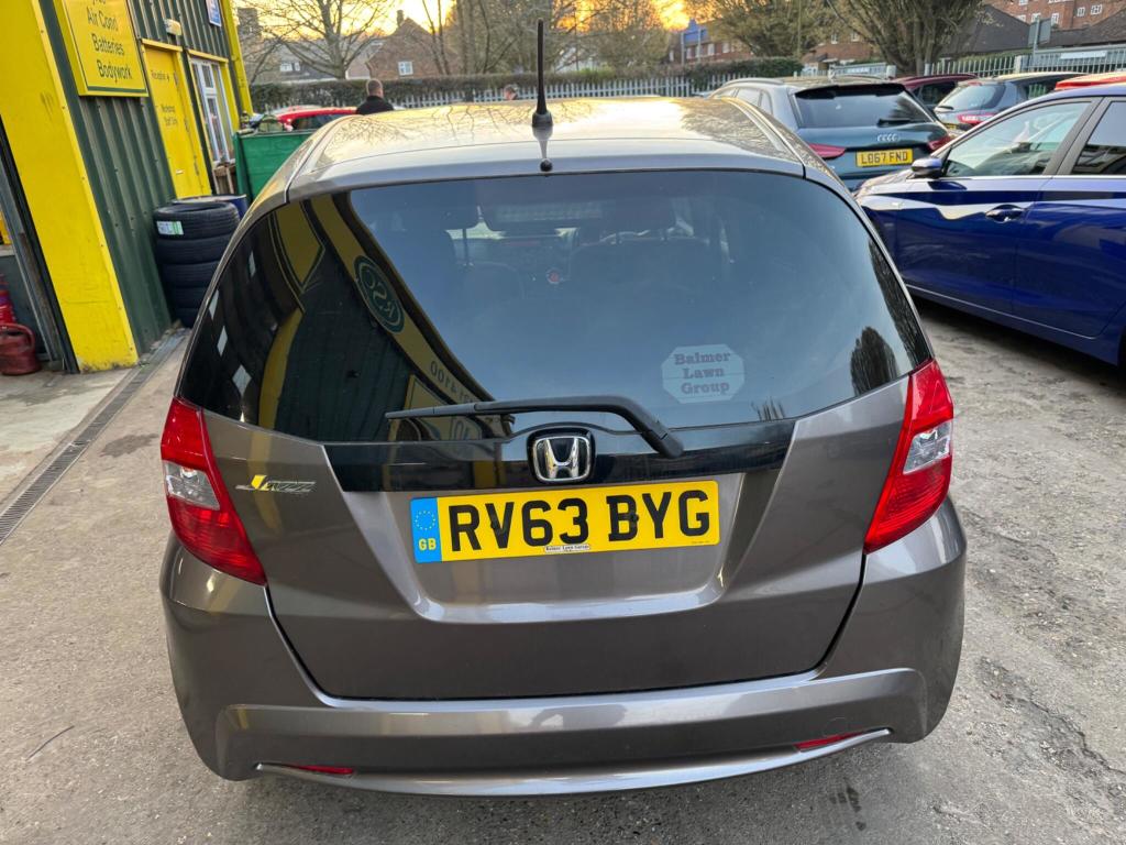 Used Honda Jazz 2013 for sale - 77962104: Photo 8