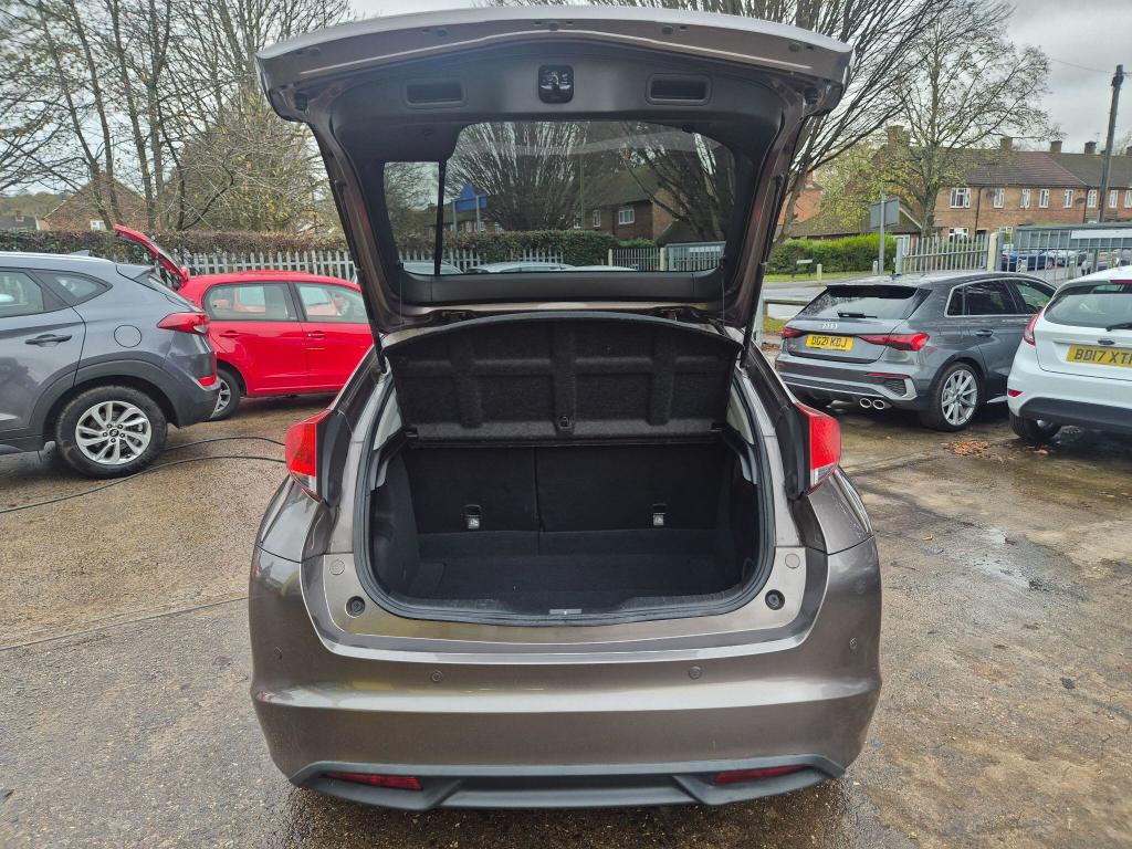 Used Honda Civic 2014 for sale - 77915929: Photo 32