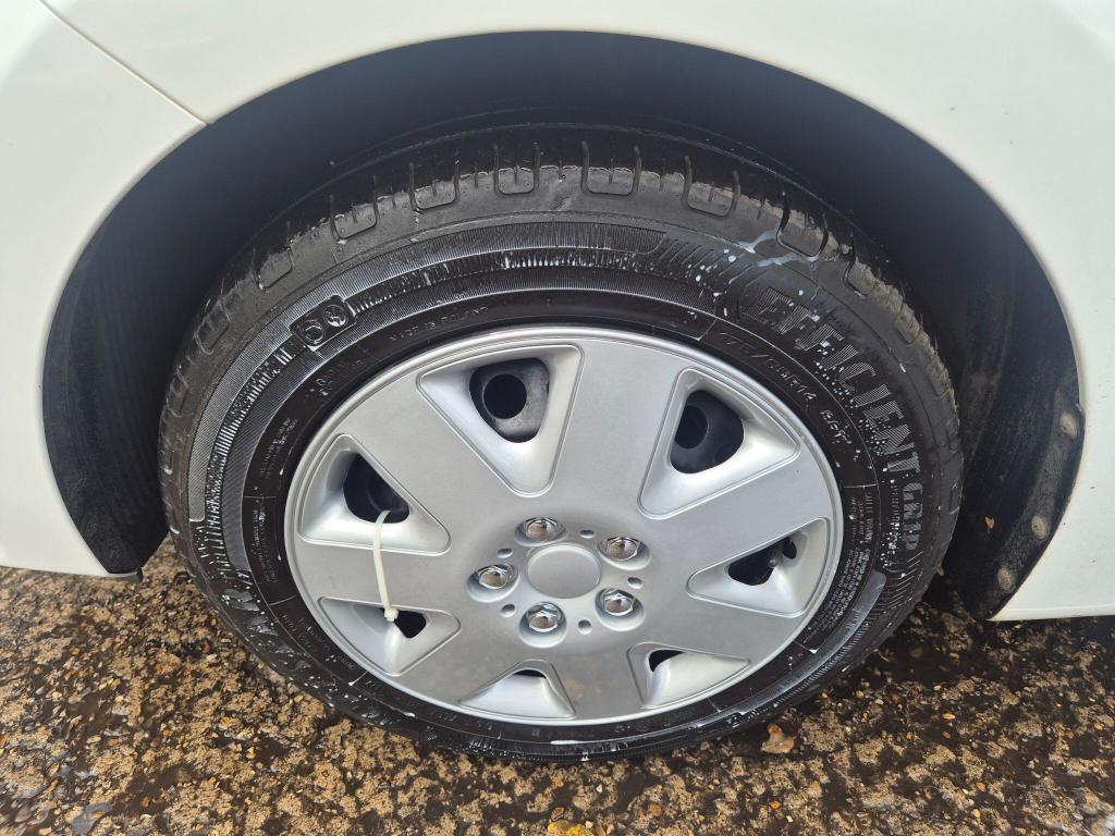 Used Hyundai i10 2017 for sale - 77023085: Photo 12