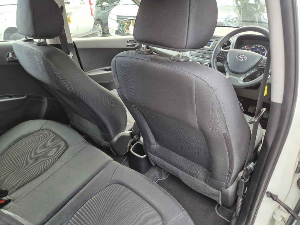 Used Hyundai i10 2017 for sale - 77023085: Photo 26