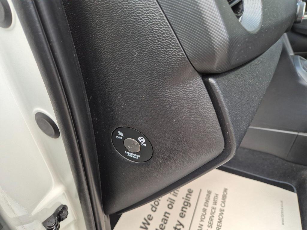 Used Hyundai i10 2017 for sale - 77023085: Photo 40