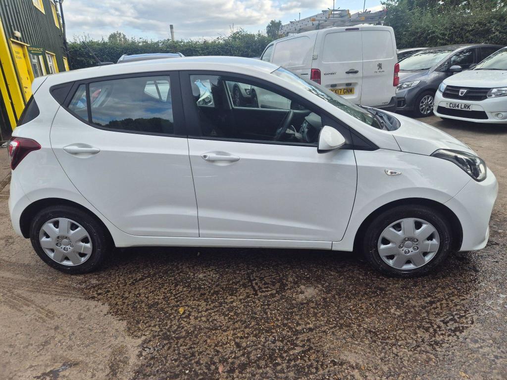 Used Hyundai i10 2017 for sale - 77023085: Photo 5
