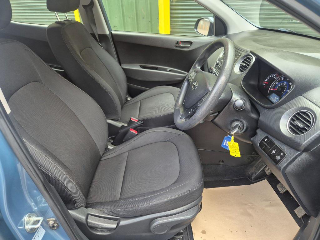 Used Hyundai i10 2017 for sale - 77034349: Photo 15